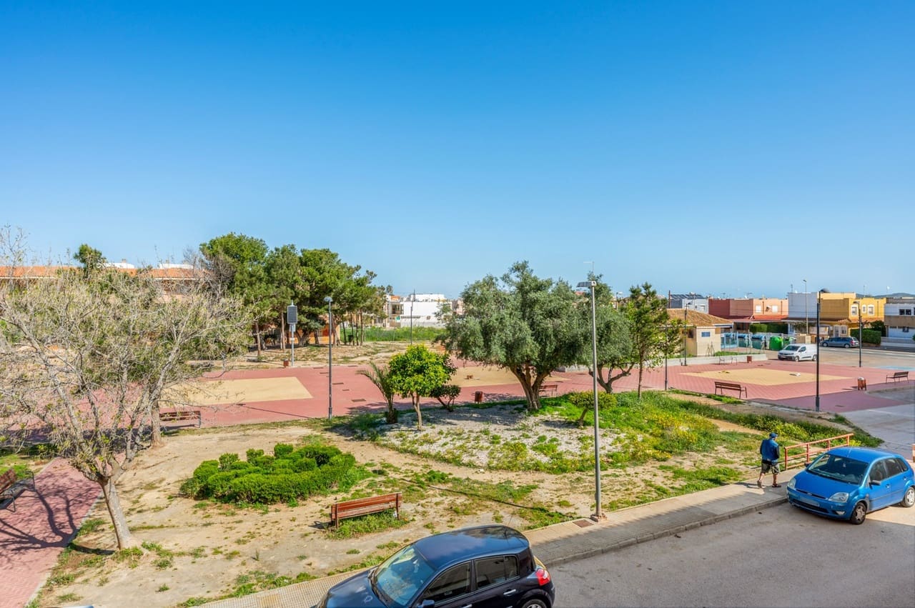 3 slaapkamer Appartement te koop in Los Urrutias met garage - € 150.000 (Ref: 9931275)