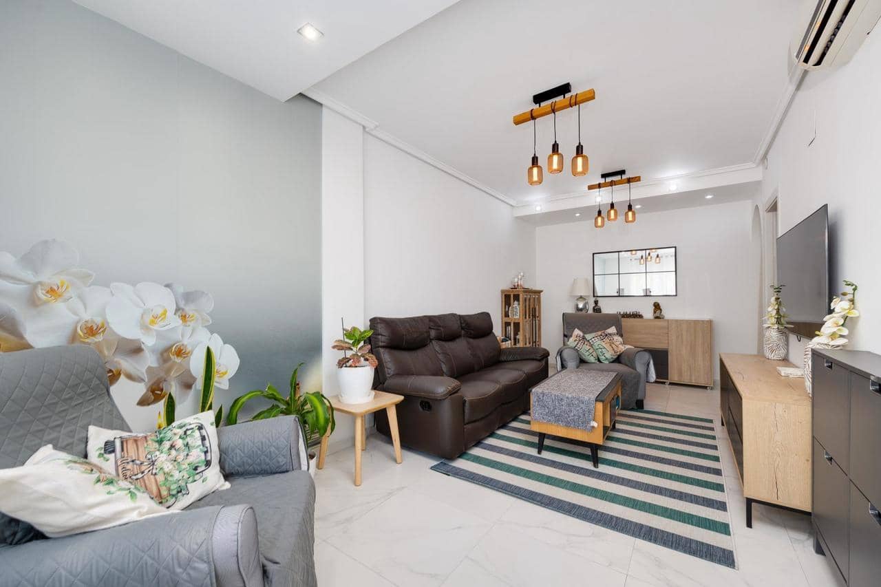 2 chambre Maison de Ville à vendre à Torrevieja avec piscine - 185 000 € (Ref: 9931280)