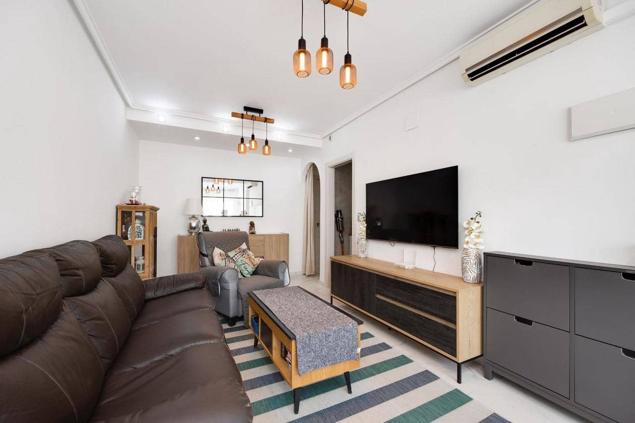 2 chambre Maison de Ville à vendre à Torrevieja avec piscine - 185 000 € (Ref: 9931280)