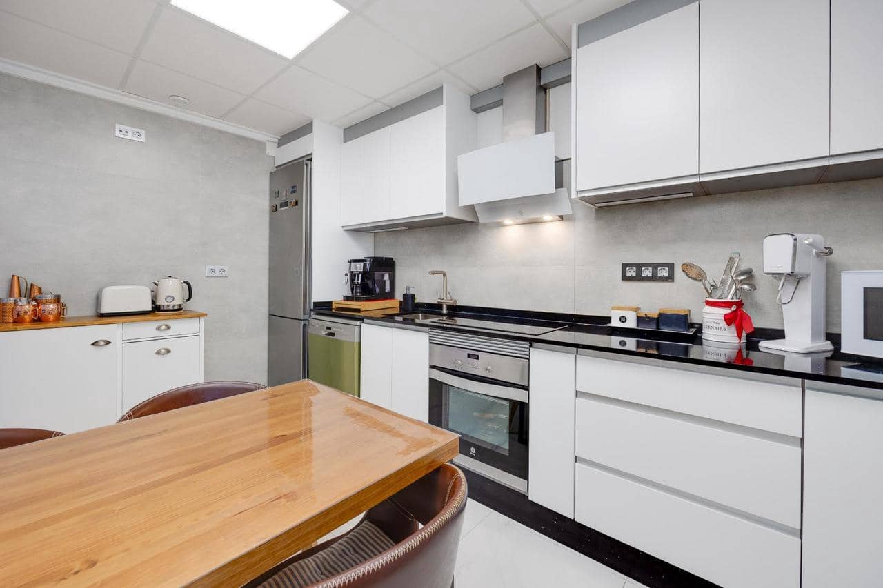 2 chambre Maison de Ville à vendre à Torrevieja avec piscine - 185 000 € (Ref: 9931280)