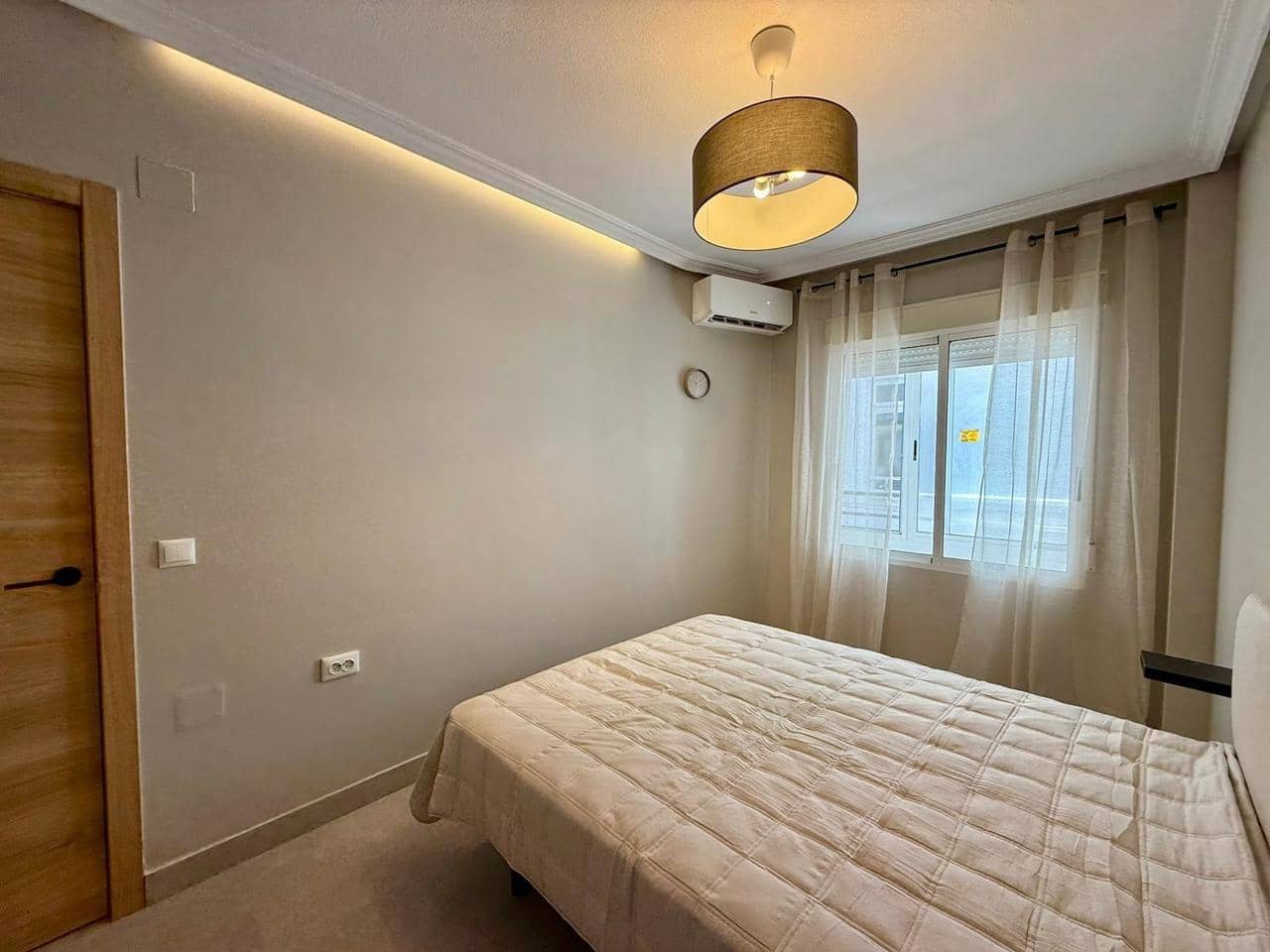 2 makuuhuone Huoneisto myytävänä paikassa Torrevieja - 219 900 € (Ref: 9931284)