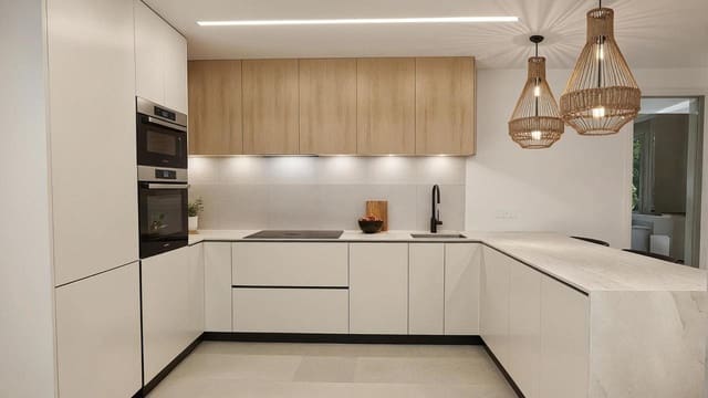 3 slaapkamer Villa te koop in Centro, Los Alcázares met zwembad - € 669.900 (Ref: 9933676)