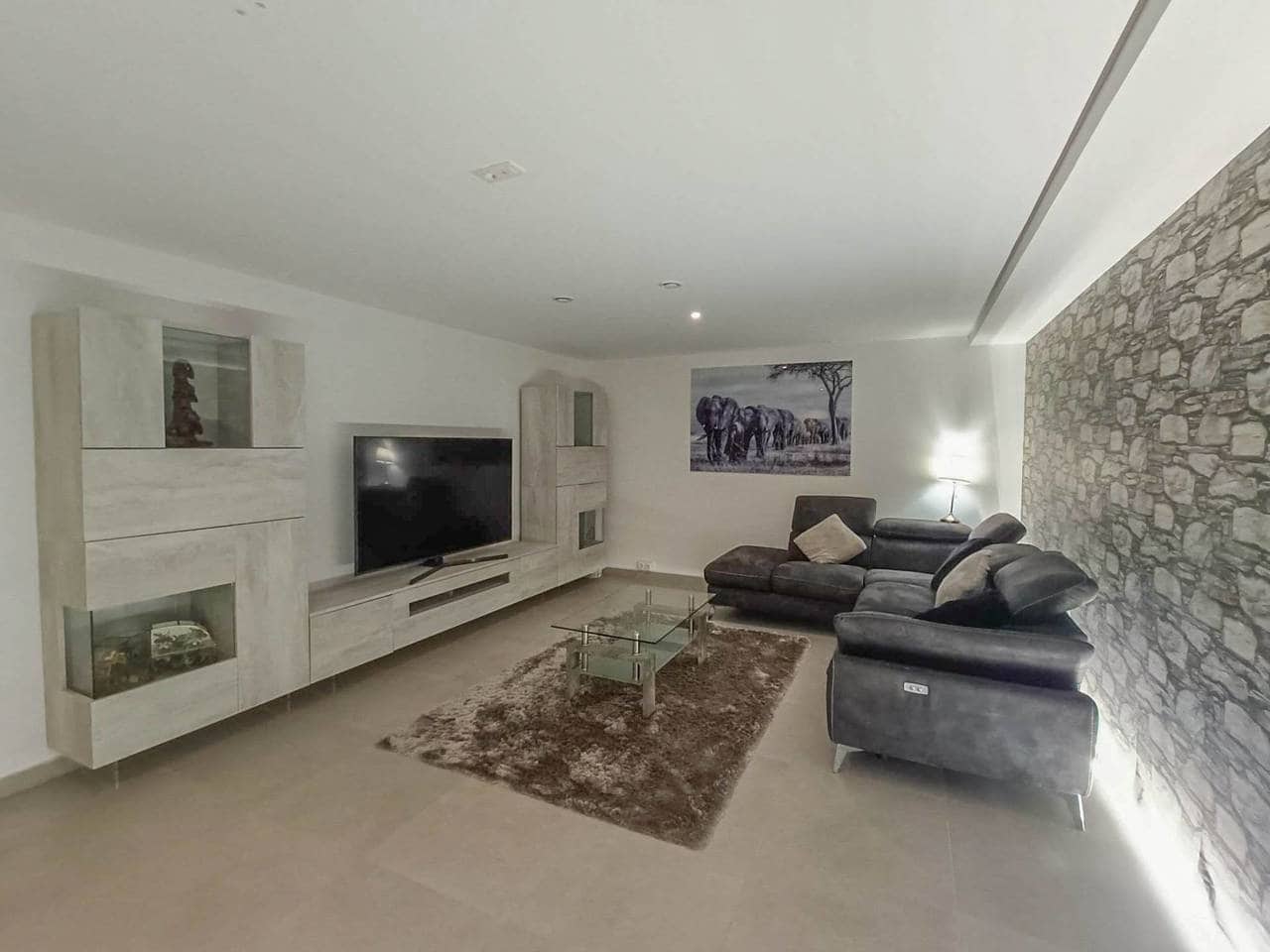 5 bedroom Villa for sale in Rojales - € 450,000 (Ref: 9937618)