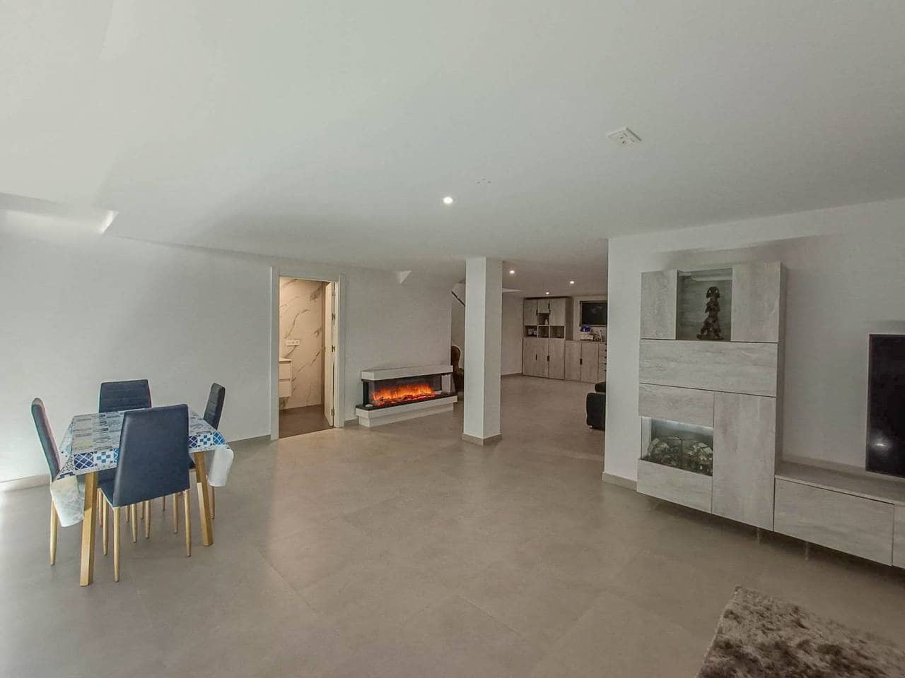 5 bedroom Villa for sale in Rojales - € 450,000 (Ref: 9937618)