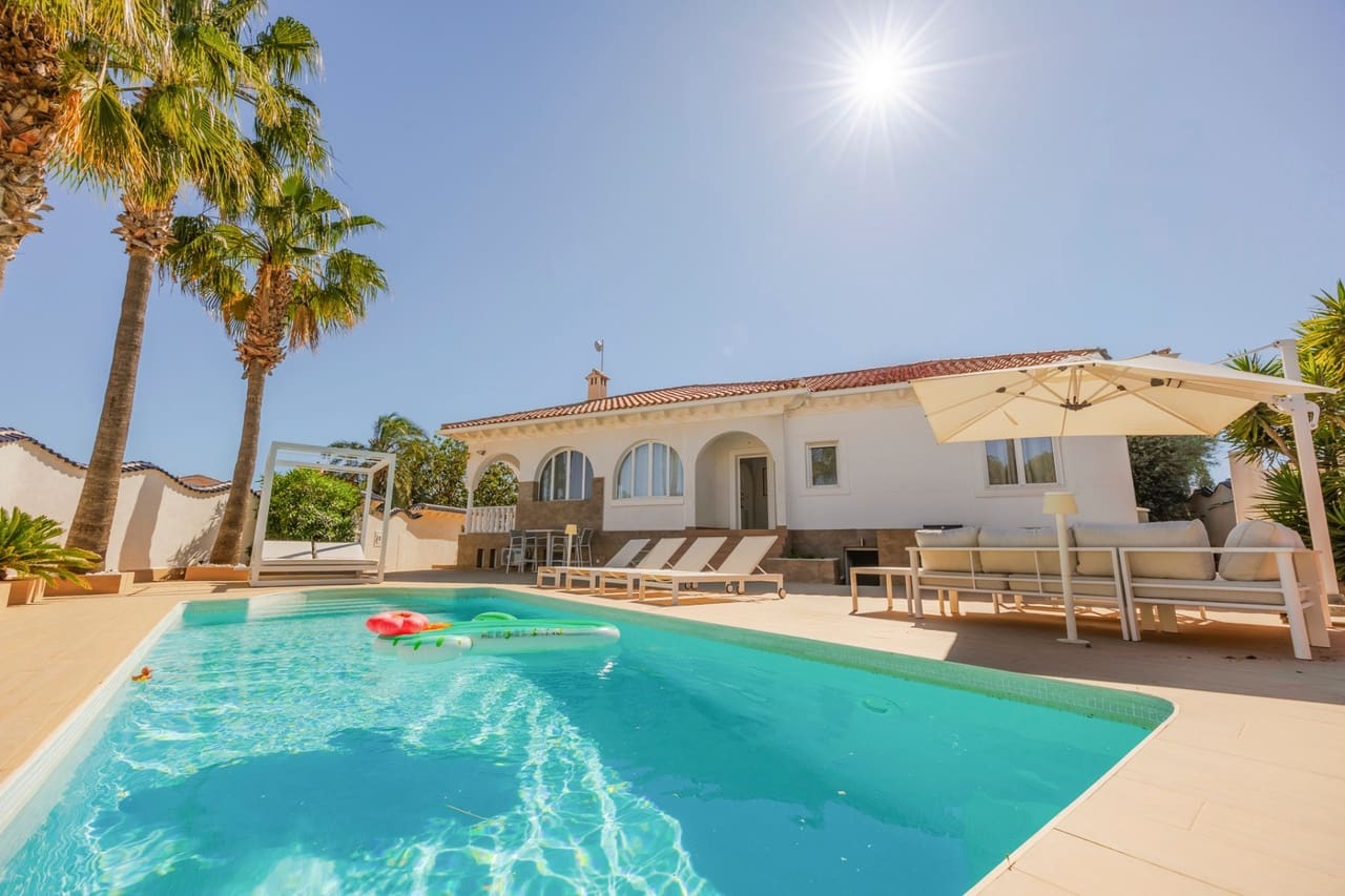 5 quarto Moradia para venda em Ciudad Quesada com piscina garagem - 590 000 € (Ref: 9941797)