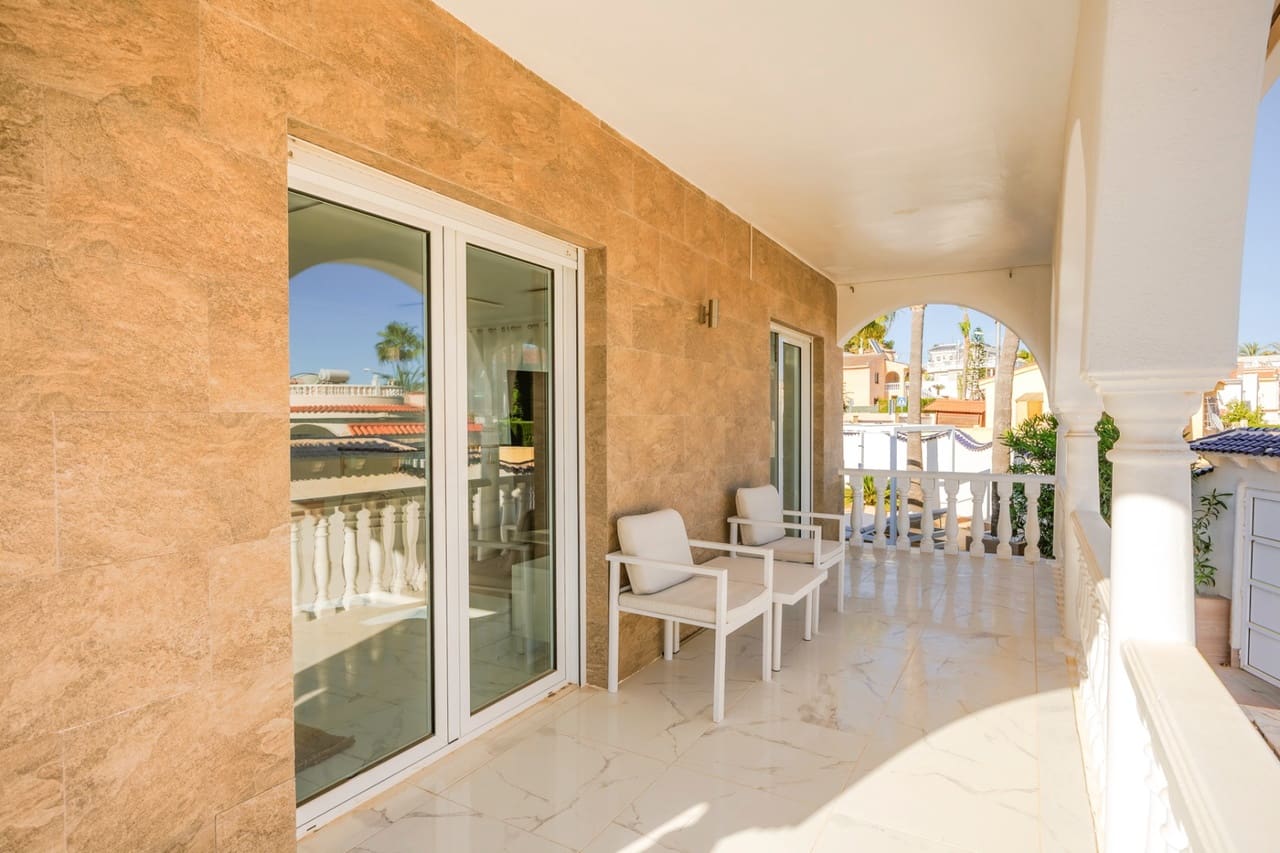 5 quarto Moradia para venda em Ciudad Quesada com piscina garagem - 590 000 € (Ref: 9941797)
