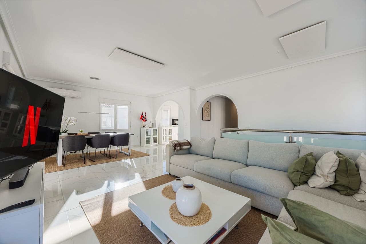 5 quarto Moradia para venda em Ciudad Quesada com piscina garagem - 590 000 € (Ref: 9941797)