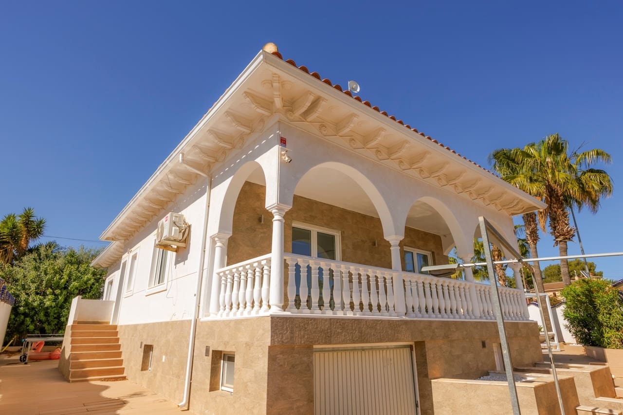5 quarto Moradia para venda em Ciudad Quesada com piscina garagem - 590 000 € (Ref: 9941797)