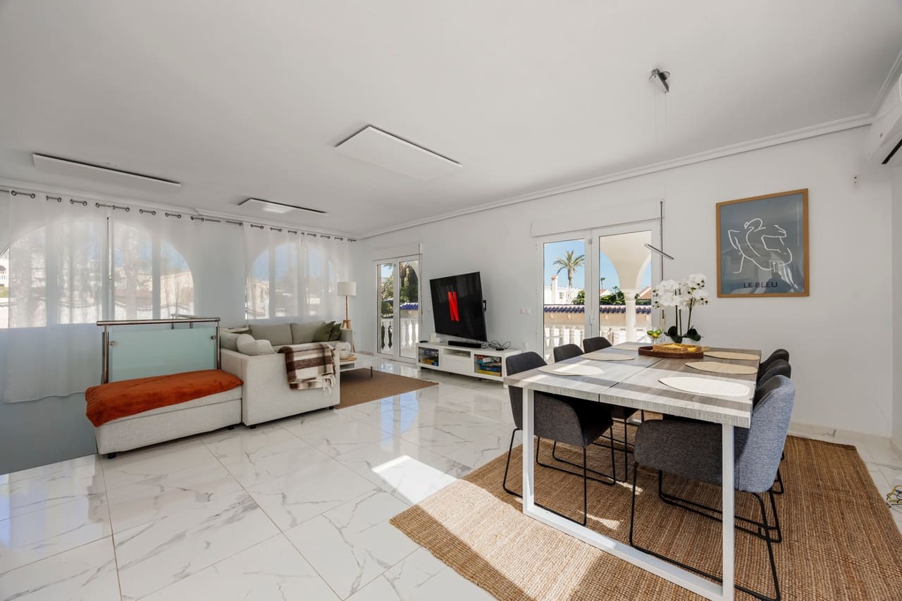 5 quarto Moradia para venda em Ciudad Quesada com piscina garagem - 590 000 € (Ref: 9941797)