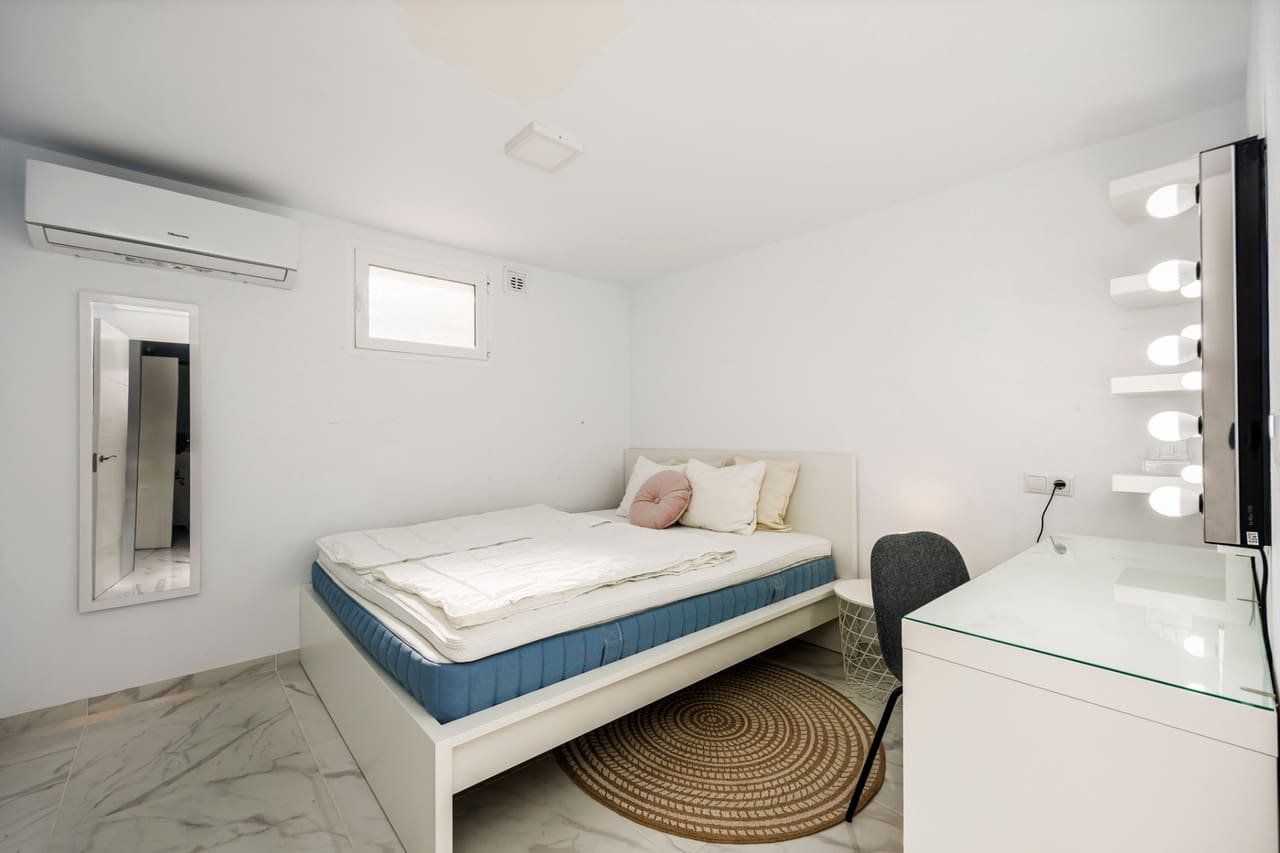 5 quarto Moradia para venda em Ciudad Quesada com piscina garagem - 590 000 € (Ref: 9941797)