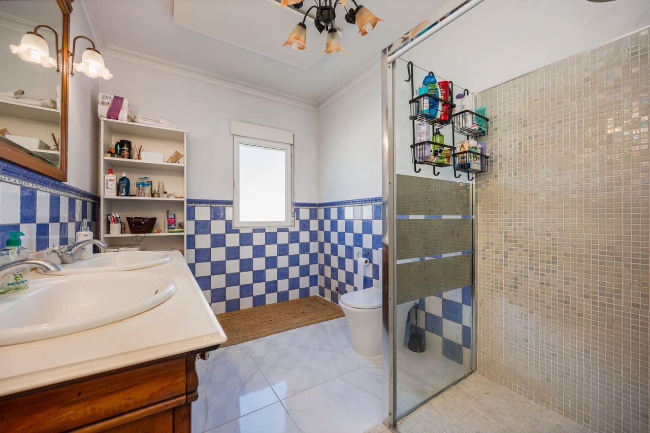 5 quarto Moradia para venda em Ciudad Quesada com piscina garagem - 590 000 € (Ref: 9941797)