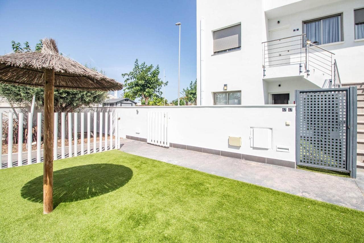 2 makuuhuone Bungalow myytävänä paikassa Pilar de la Horadada mukana uima-altaan - 293 900 € (Ref: 9941801)
