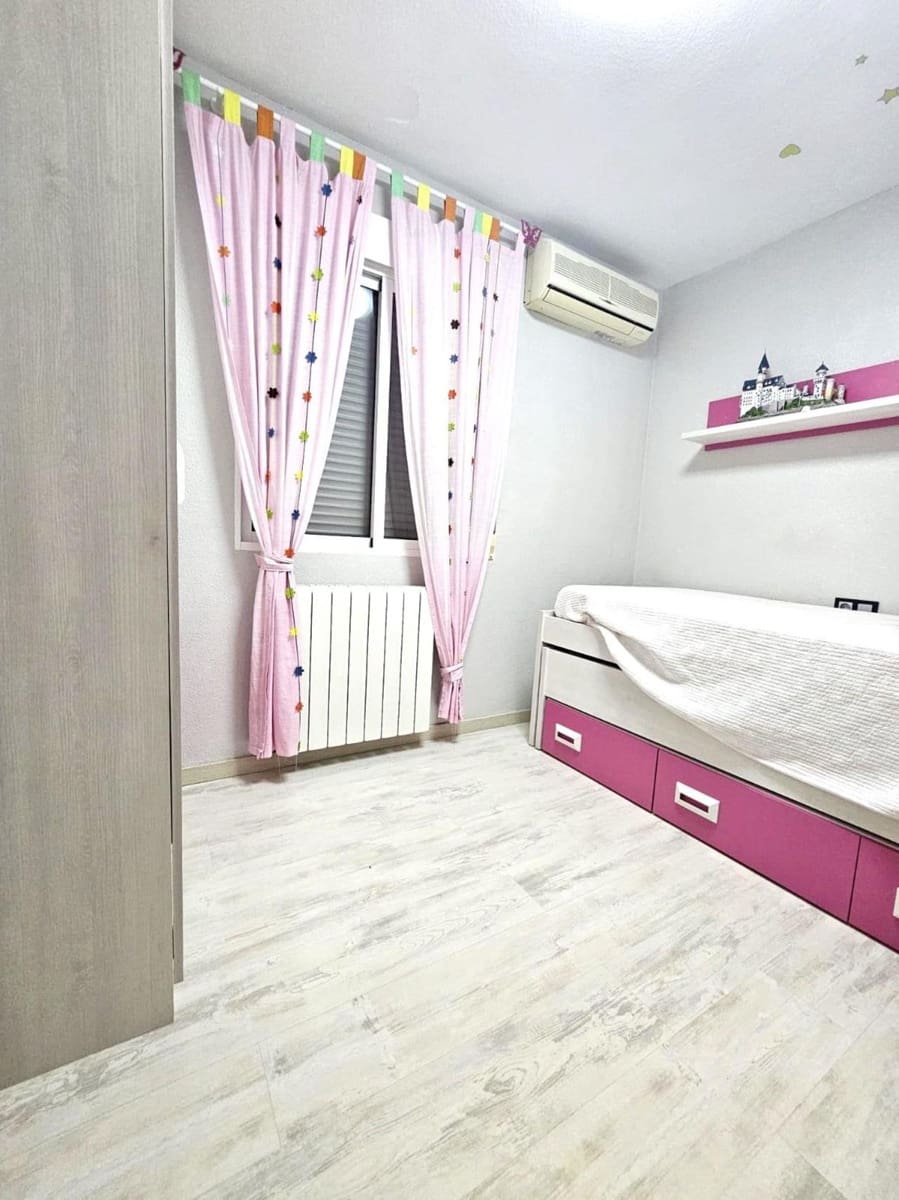6 Zimmer Haus zu verkaufen in Orihuela Costa mit Pool Garage - 280.000 € (Ref: 9943919)