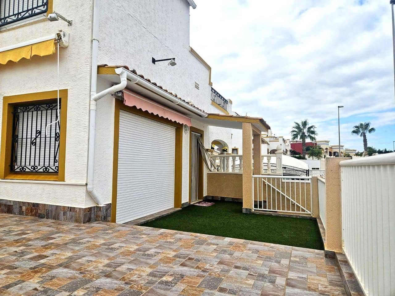 6 Zimmer Haus zu verkaufen in Orihuela Costa mit Pool Garage - 280.000 € (Ref: 9943919)