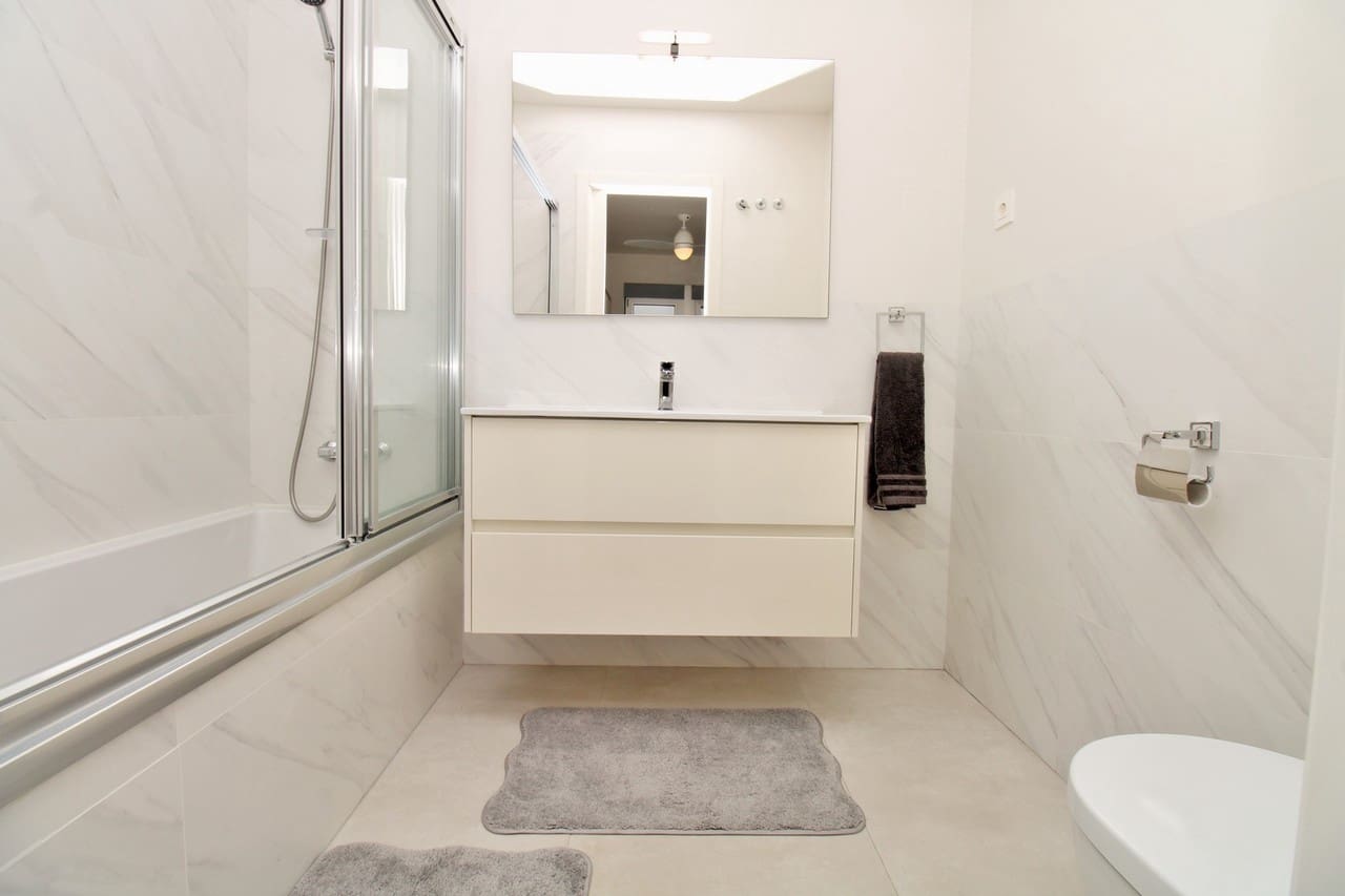 2 soverom Leilighet til salgs i Villamartin med svømmebasseng garasje - € 249 950 (Ref: 9947366)