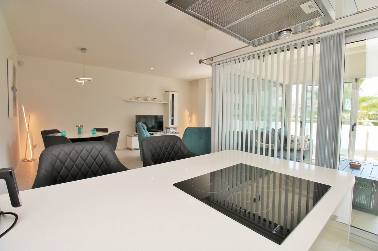 2 soverom Leilighet til salgs i Villamartin med svømmebasseng garasje - € 249 950 (Ref: 9947366)