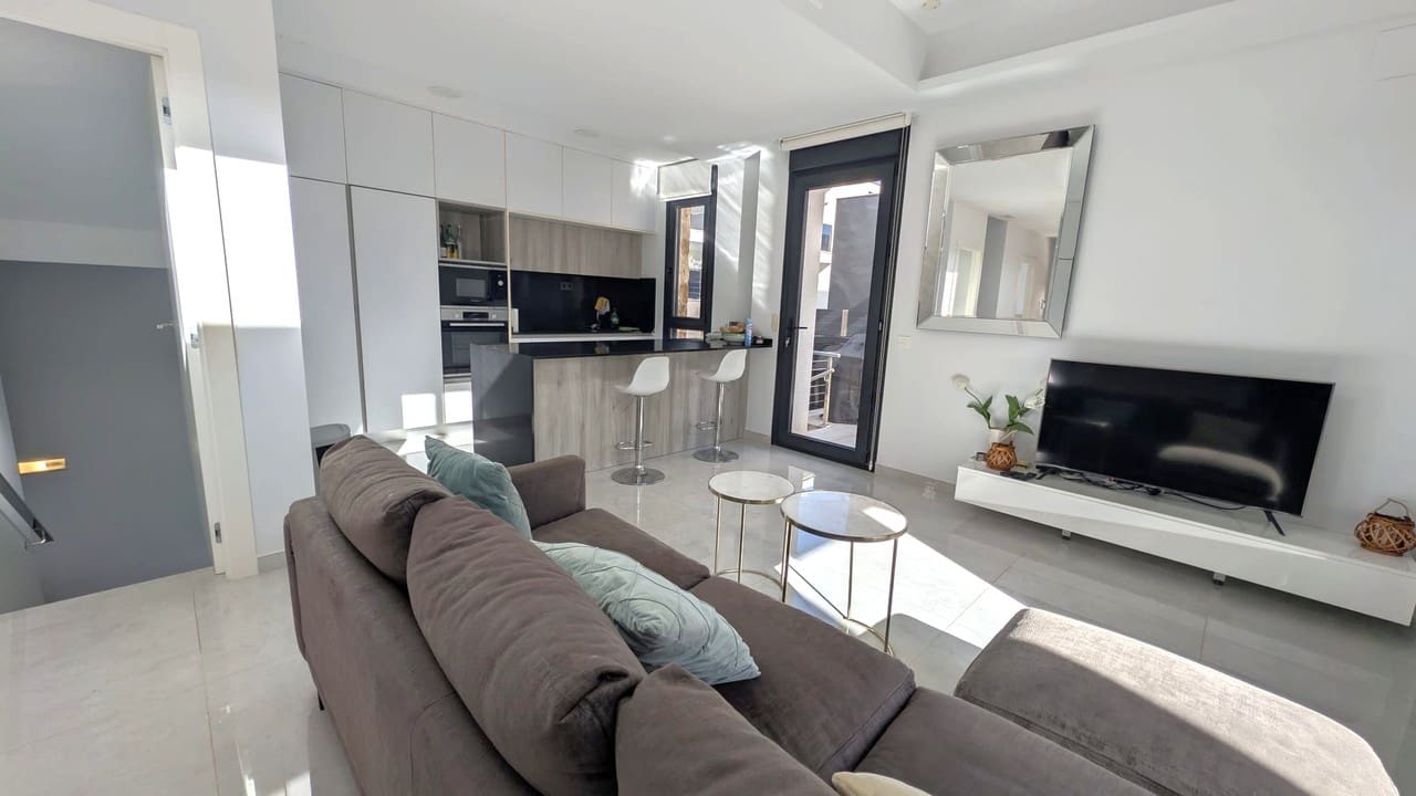 4 soveværelse Villa til salg i Cabo Roig - € 499.950 (Ref: 9947368)