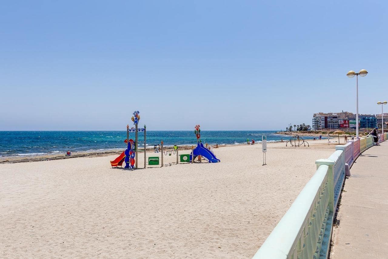 2 chambre Appartement à vendre à Torrevieja - 139 990 € (Ref: 9947370)