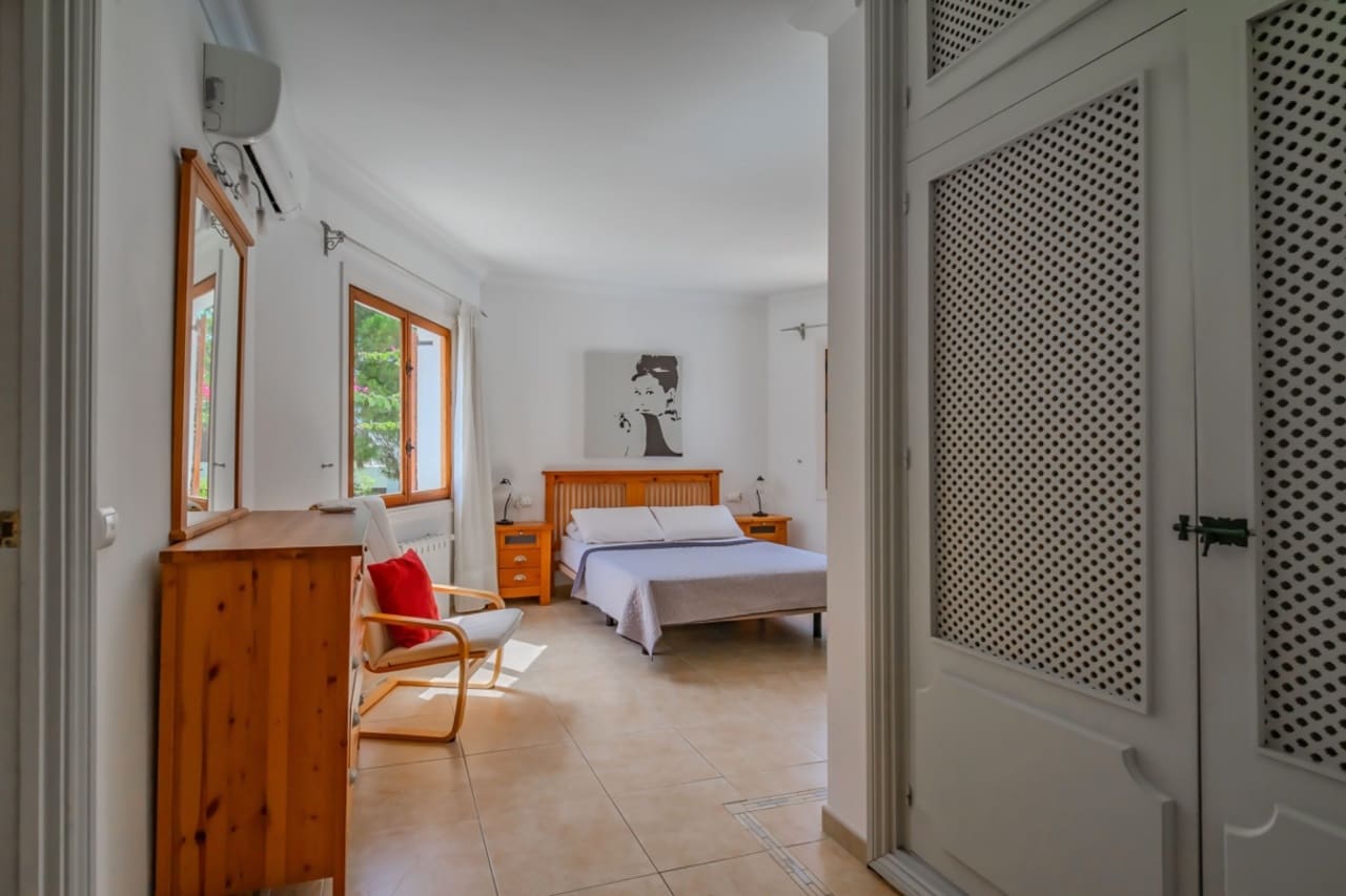 4 soverom Villa til salgs i Cabo Roig med svømmebasseng - € 2 500 000 (Ref: 9952013)