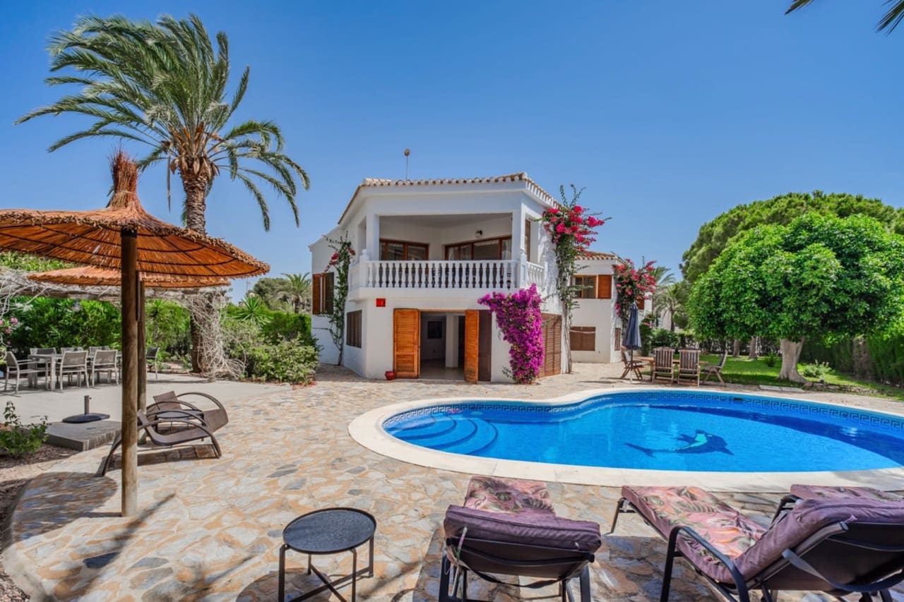4 soverom Villa til salgs i Cabo Roig med svømmebasseng - € 2 500 000 (Ref: 9952013)