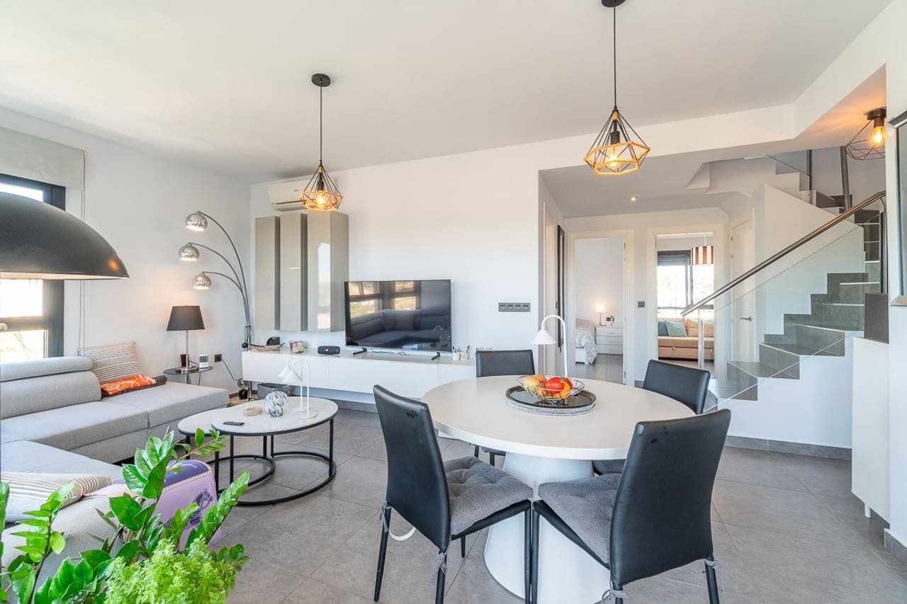 3 soveværelse Penthouse til salg i Villamartin - € 349.900 (Ref: 9952024)