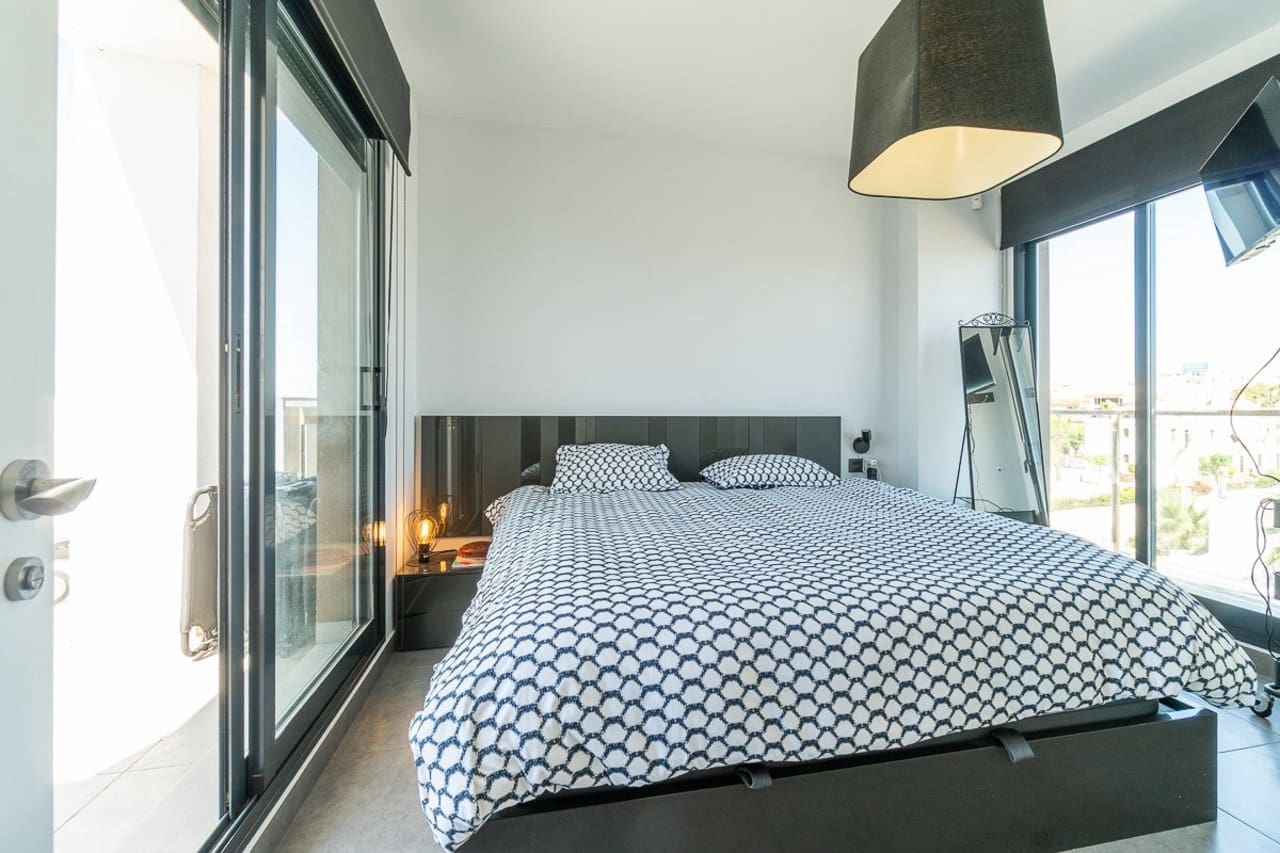 3 soveværelse Penthouse til salg i Villamartin - € 349.900 (Ref: 9952024)