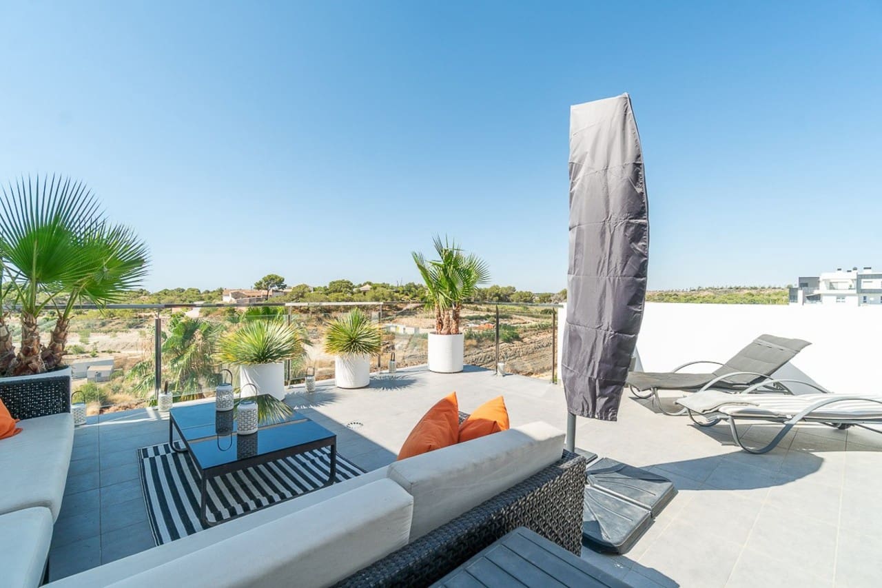3 soveværelse Penthouse til salg i Villamartin - € 349.900 (Ref: 9952024)