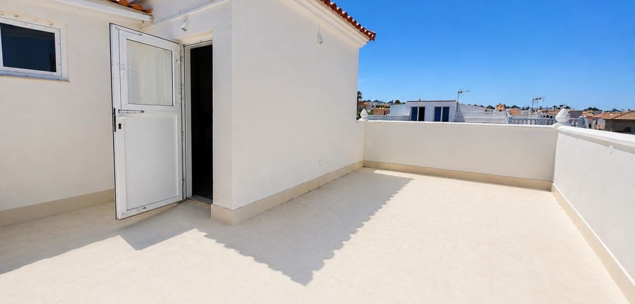 3 sovrum Hus till salu i Orihuela Costa med garage - 239 000 € (Ref: 9953830)