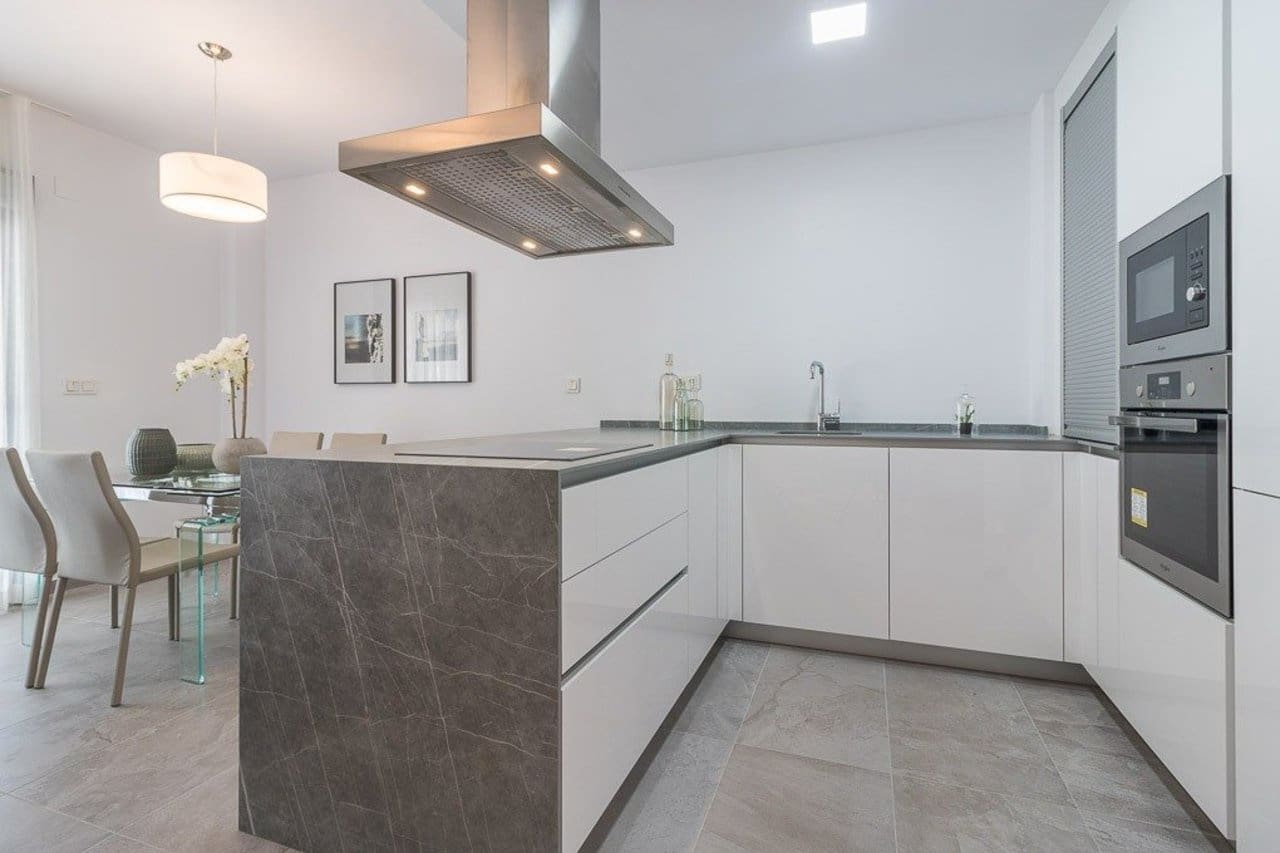 3 chambre Bungalow à vendre à Torrevieja avec piscine - 350 000 € (Ref: 9954811)
