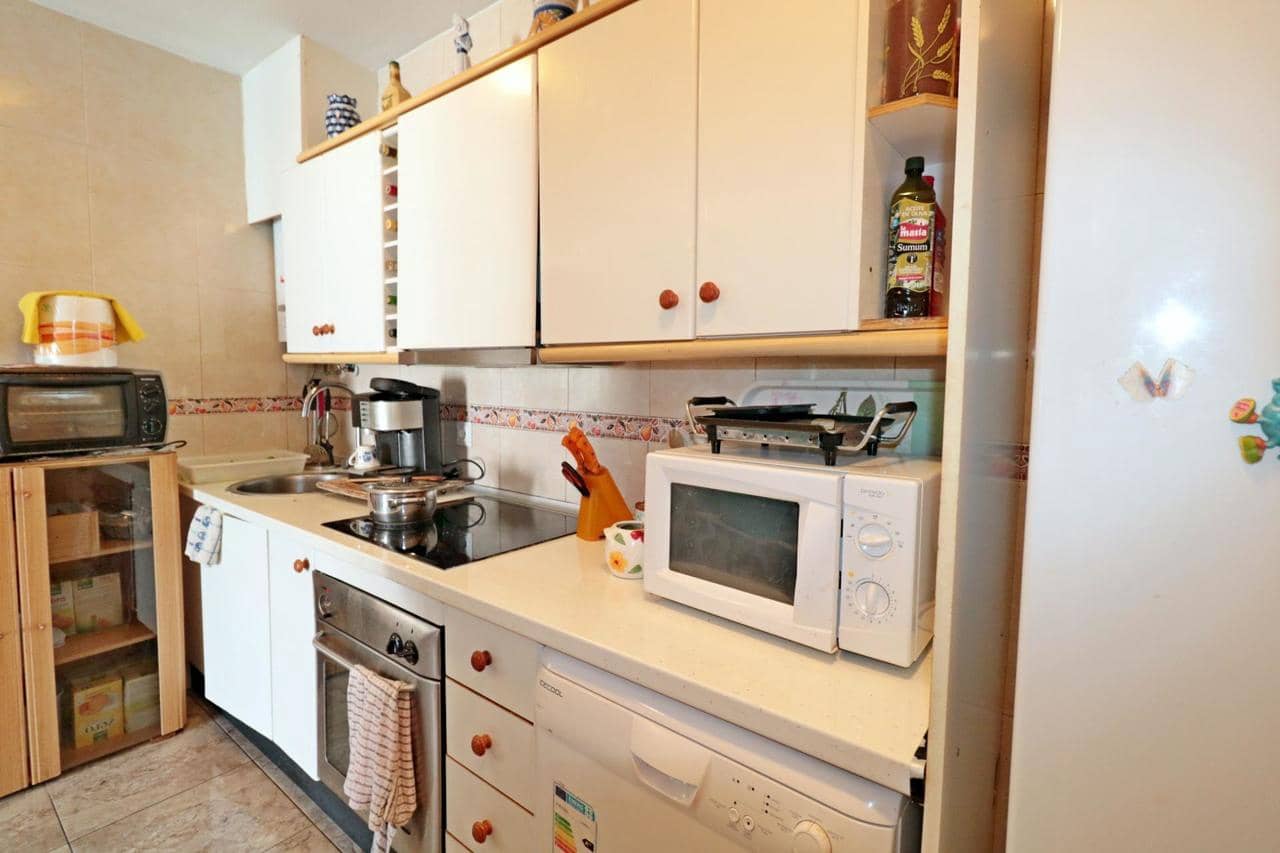 4 soverom Hus til salgs i Torrevieja med svømmebasseng - € 189 000 (Ref: 9954814)