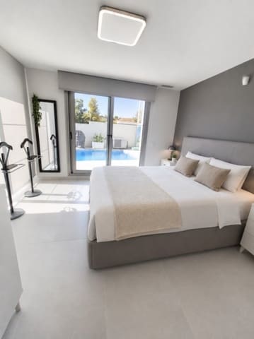 3 soveværelse Villa til salg i San Miguel de Salinas - € 795.000 (Ref: 9954820)