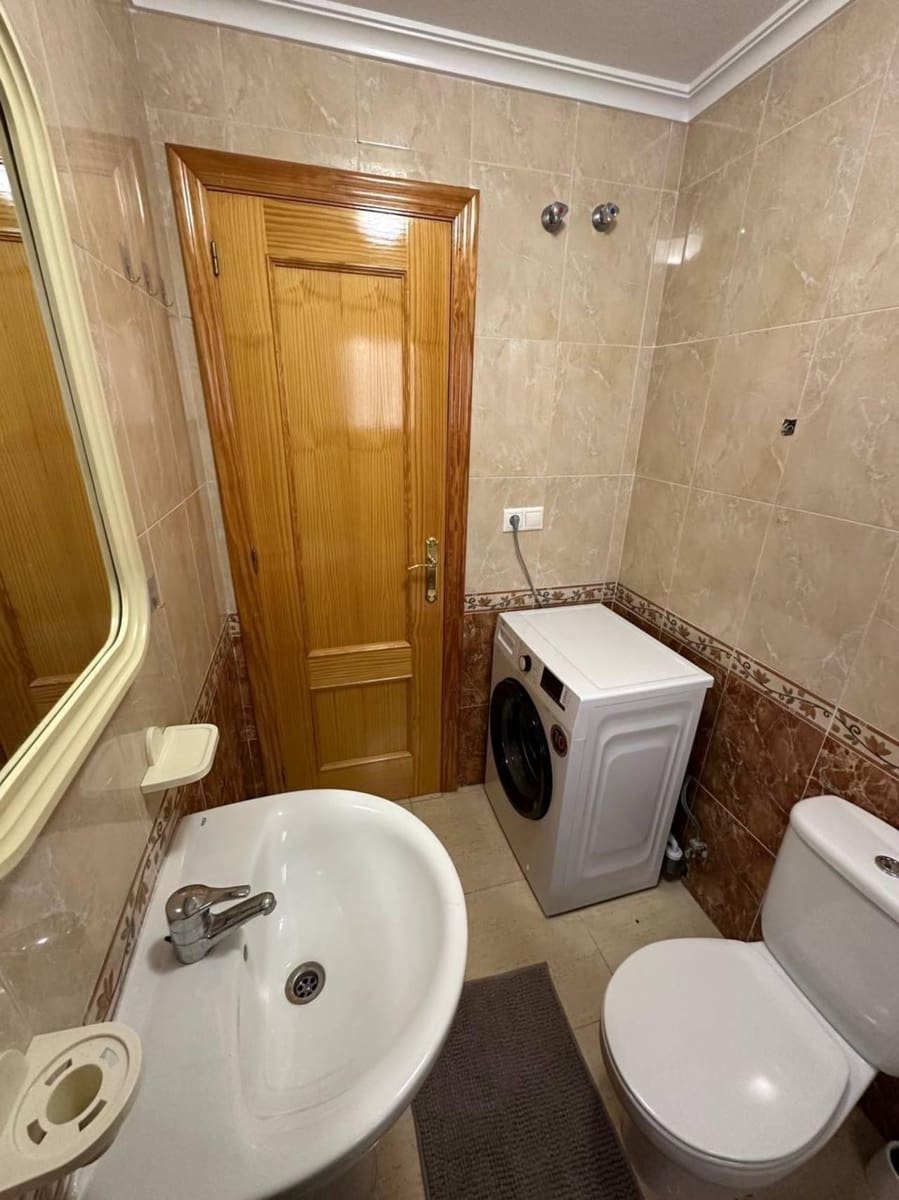 2 soverom Leilighet til salgs i Torrevieja - € 126 000 (Ref: 9954821)