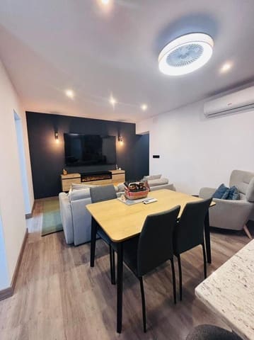 Casa de 4 habitaciones en San Miguel de Salinas en venta - 180.000 € (Ref: 9962237)