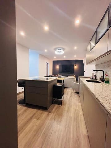 Casa de 4 habitaciones en San Miguel de Salinas en venta - 180.000 € (Ref: 9962237)