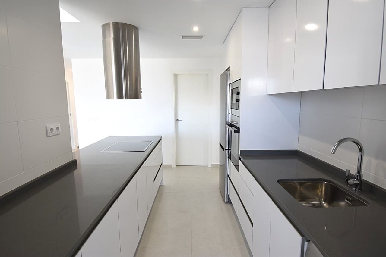 2 bedroom Apartment for sale in Villamartin - € 287,000 (Ref: 9962241)