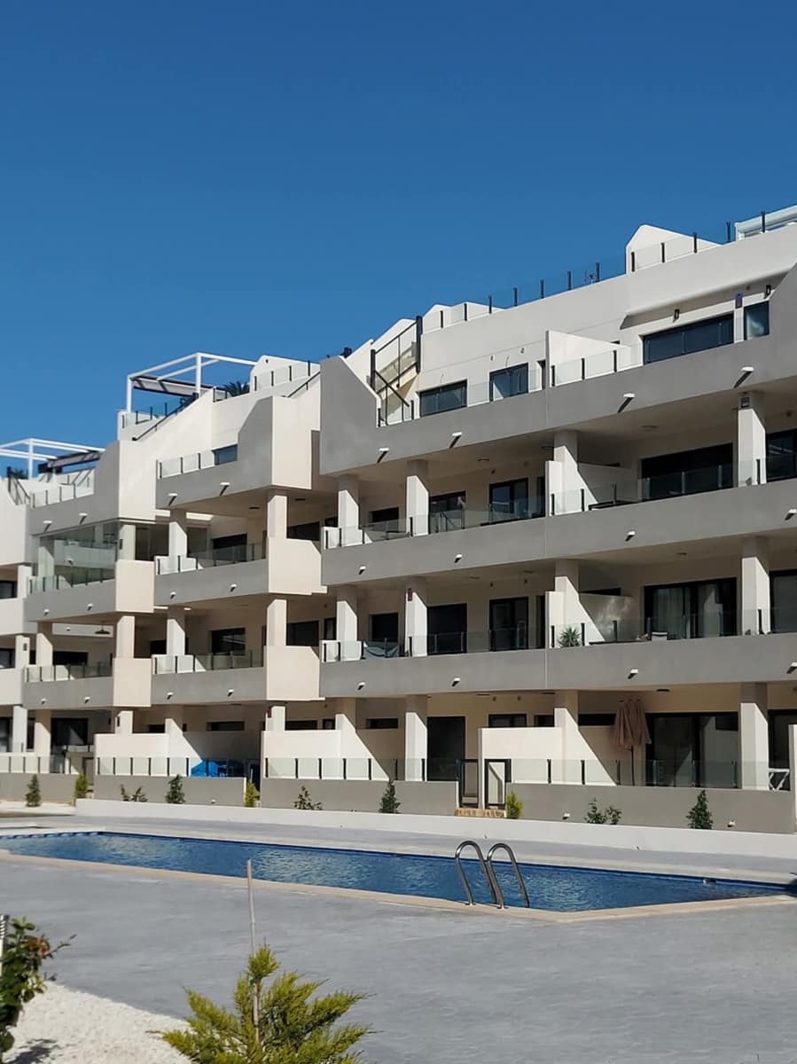 2 bedroom Apartment for sale in Villamartin - € 287,000 (Ref: 9962241)