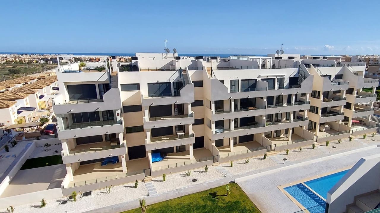 2 bedroom Apartment for sale in Villamartin - € 287,000 (Ref: 9962241)