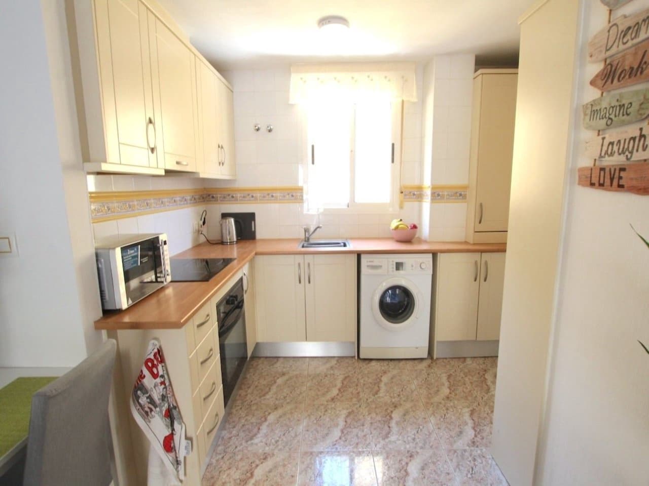 Apartamento de 2 habitaciones en Villamartin en venta con piscina - 145.000 € (Ref: 9964804)