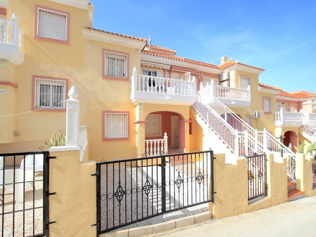 Apartamento de 2 habitaciones en Villamartin en venta con piscina - 145.000 € (Ref: 9964804)