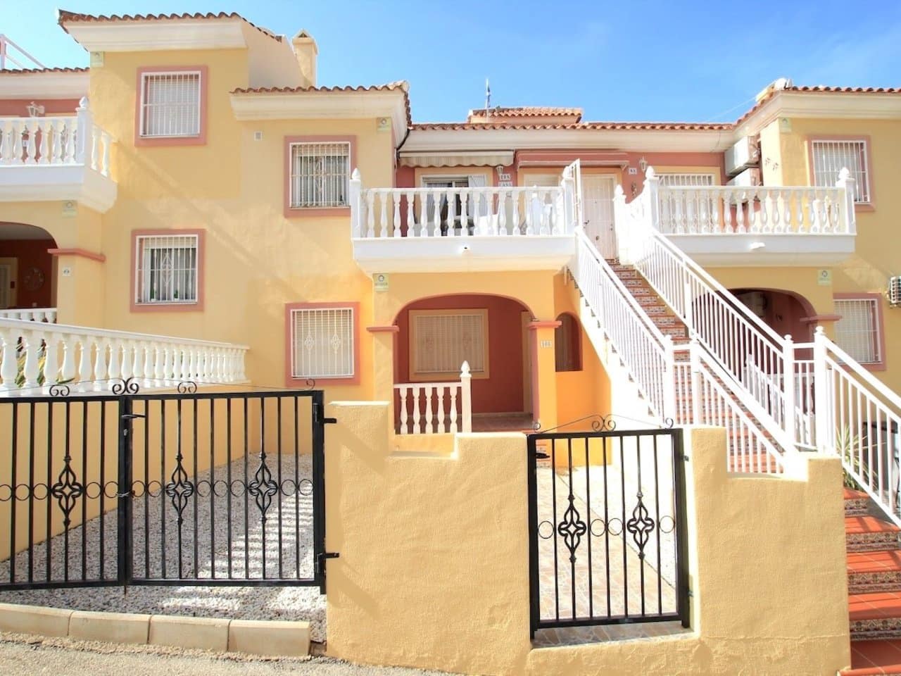 Apartamento de 2 habitaciones en Villamartin en venta con piscina - 145.000 € (Ref: 9964804)