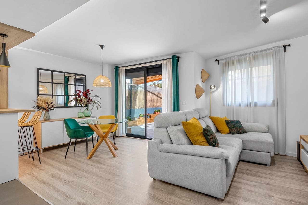 2 bedroom Apartment for sale in El Campello with pool garage - € 380,000 (Ref: 9964811)