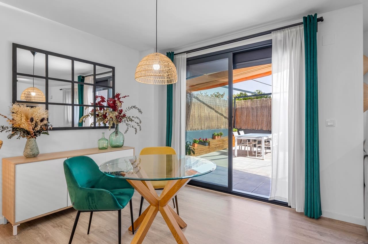 2 bedroom Apartment for sale in El Campello with pool garage - € 380,000 (Ref: 9964811)