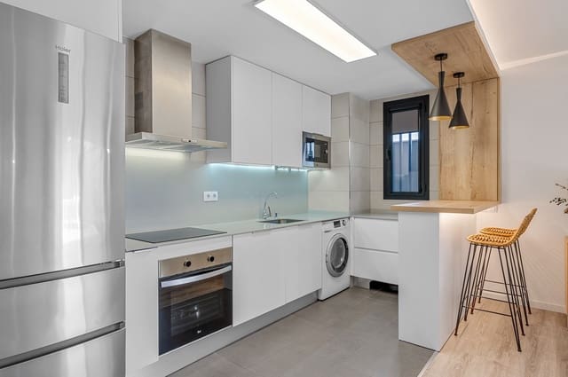 2 soverom Leilighet til salgs i El Campello med svømmebasseng garasje - € 380 000 (Ref: 9964811)