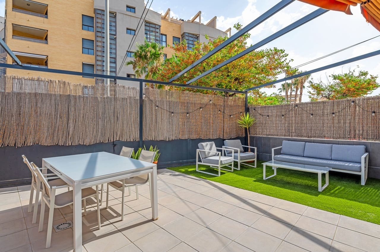 2 bedroom Apartment for sale in El Campello with pool garage - € 380,000 (Ref: 9964811)