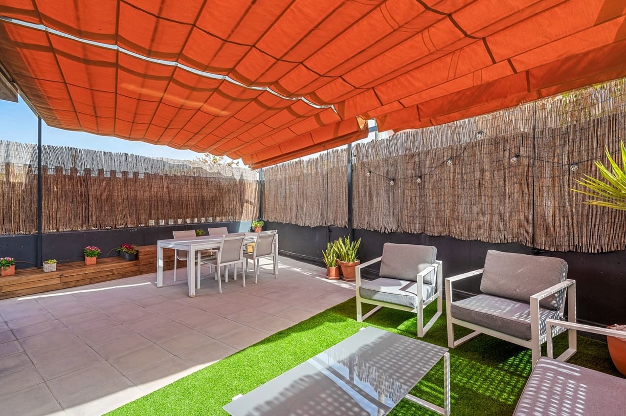 2 bedroom Apartment for sale in El Campello with pool garage - € 380,000 (Ref: 9964811)