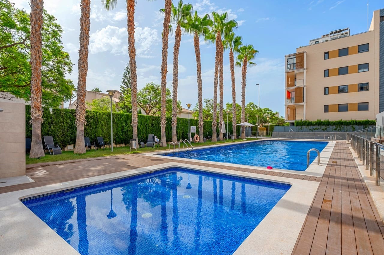 2 bedroom Apartment for sale in El Campello with pool garage - € 380,000 (Ref: 9964811)