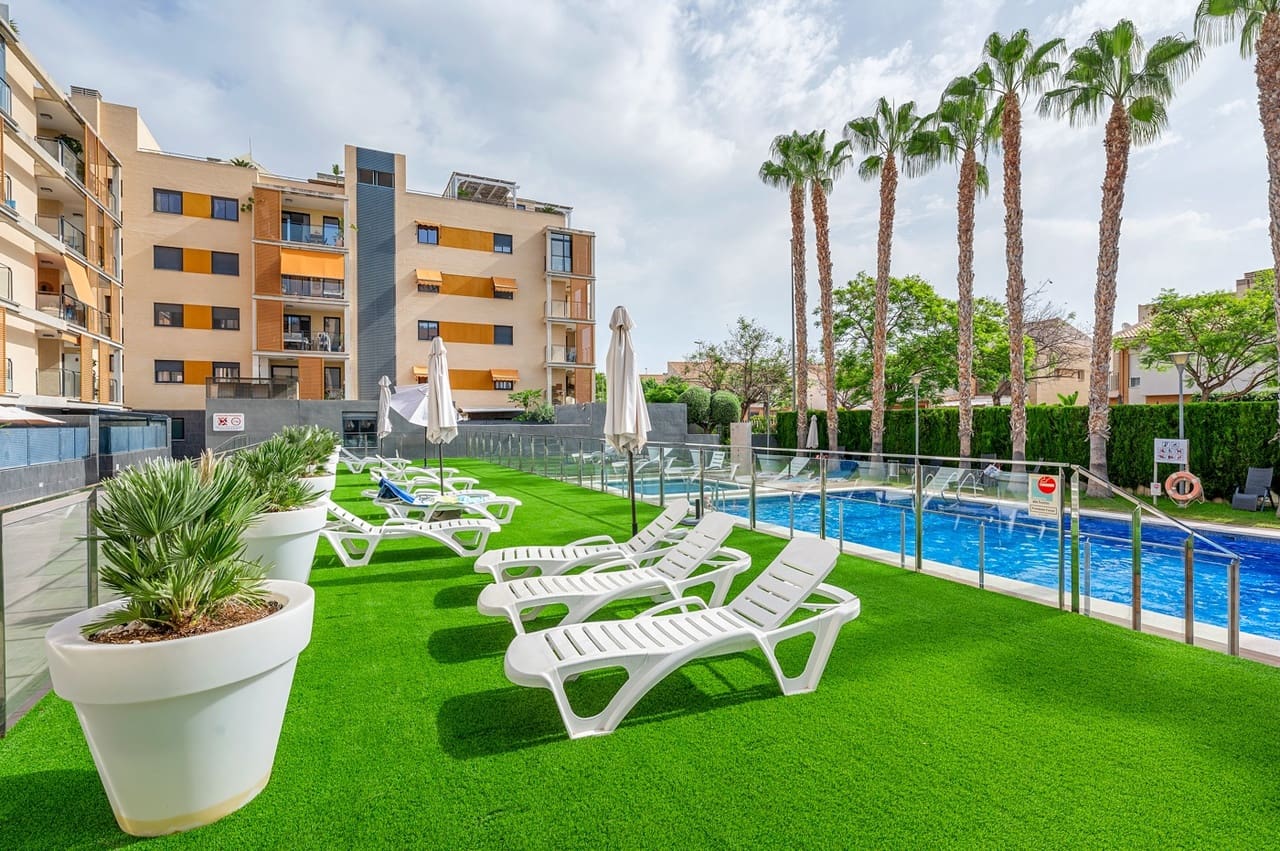 2 bedroom Apartment for sale in El Campello with pool garage - € 380,000 (Ref: 9964811)