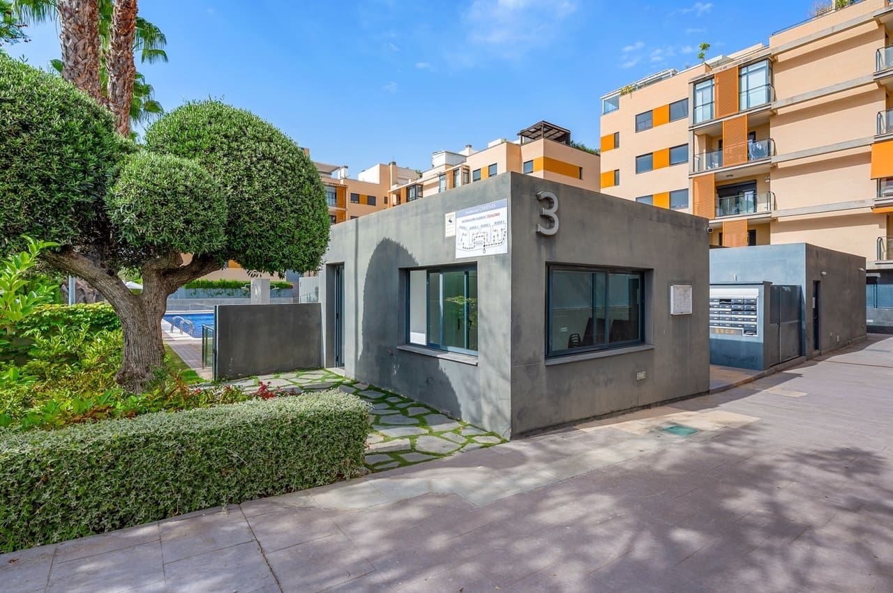 2 bedroom Apartment for sale in El Campello with pool garage - € 380,000 (Ref: 9964811)