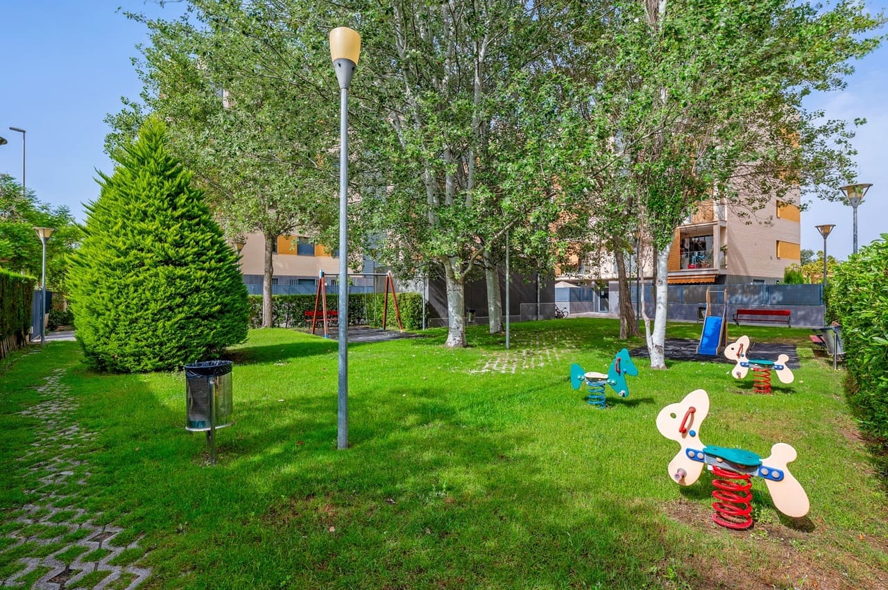 2 bedroom Apartment for sale in El Campello with pool garage - € 380,000 (Ref: 9964811)