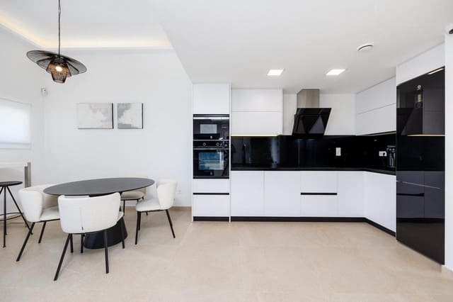 Chalet de 3 habitaciones en Zona Pueblo, Guardamar del Segura en venta con piscina garaje - 450.000 € (Ref: 9968104)